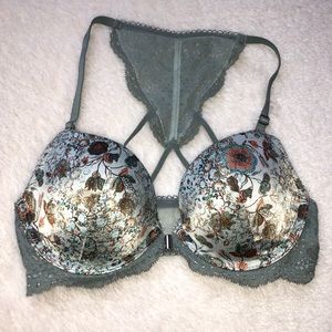 VS Dream Angels front clasp bra